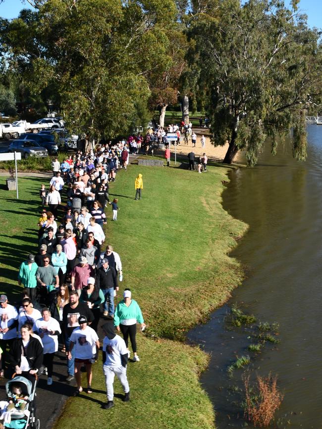 The community of Forbes walk in honour of Molly.