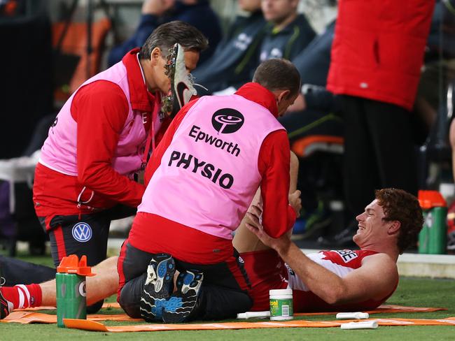 Gary Rohan looks to have re-injured his problematic hamstring. Photo: Toby Zerna