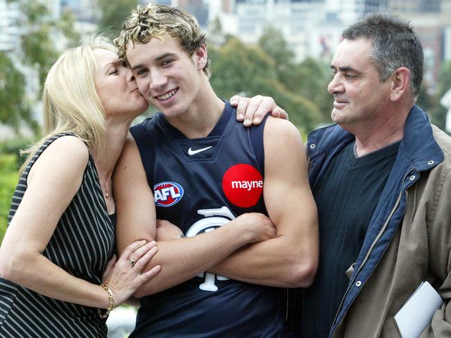 A young Andrew Walker, with mum Kathy and dad Rob, after being selected by Carlton with pick 1.