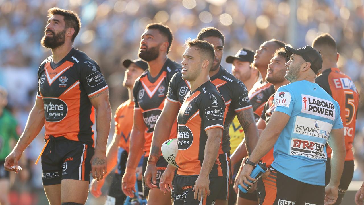 The Tigers during another tough defeat (Photo by Mark Kolbe/Getty Images)