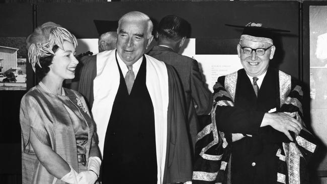 The Queen with Sir Robert Menzies and chancellor of the Australian National University Sir John Cockcroft.