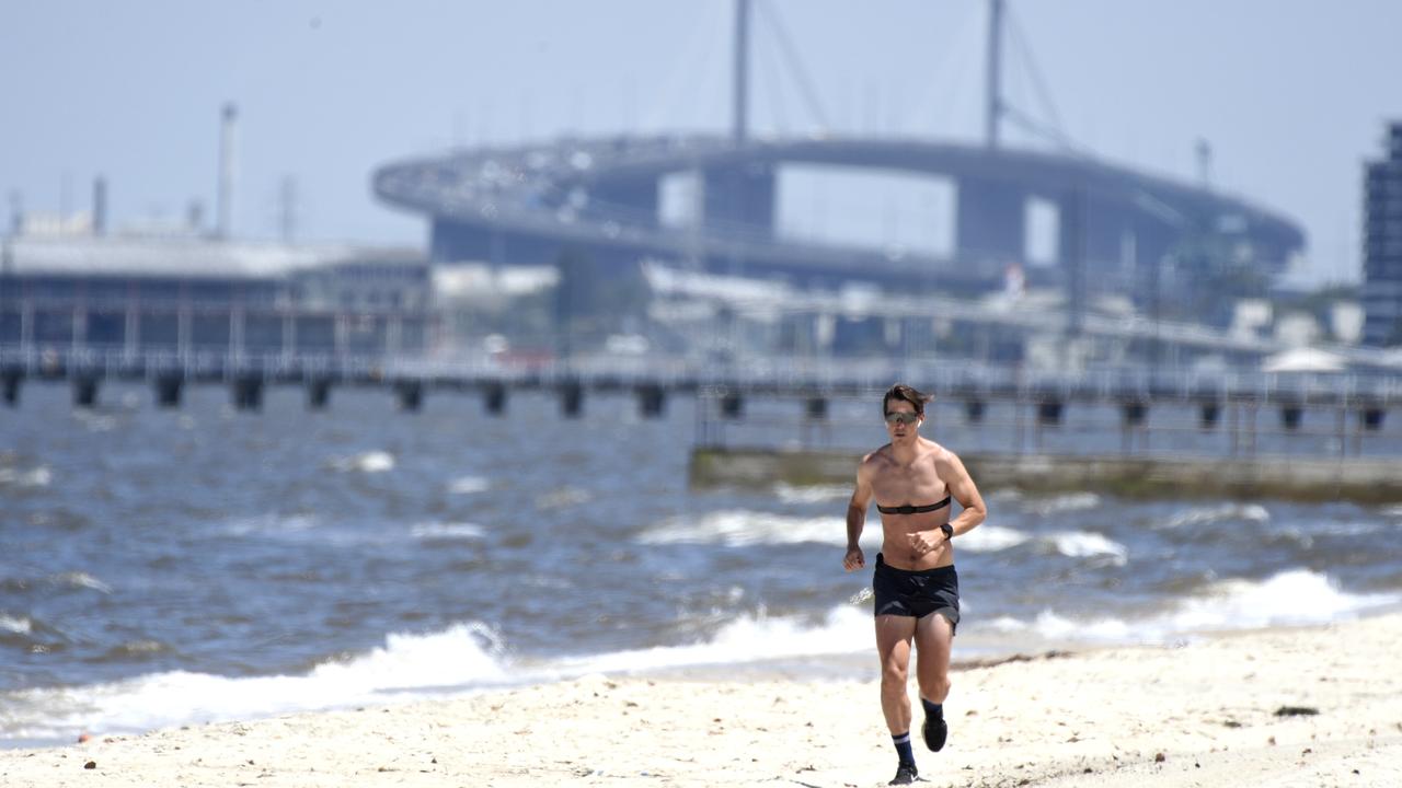 It’s even going to be warm in Melbourne. Picture: NewsWire / Andrew Henshaw