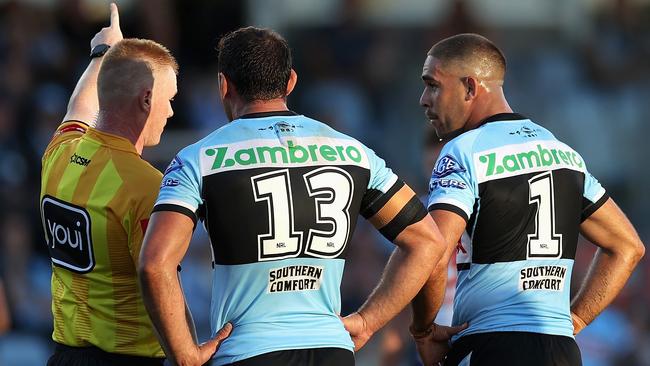 Referee Todd Smith sends off William Kennedy (Photo by Cameron Spencer/Getty Images)