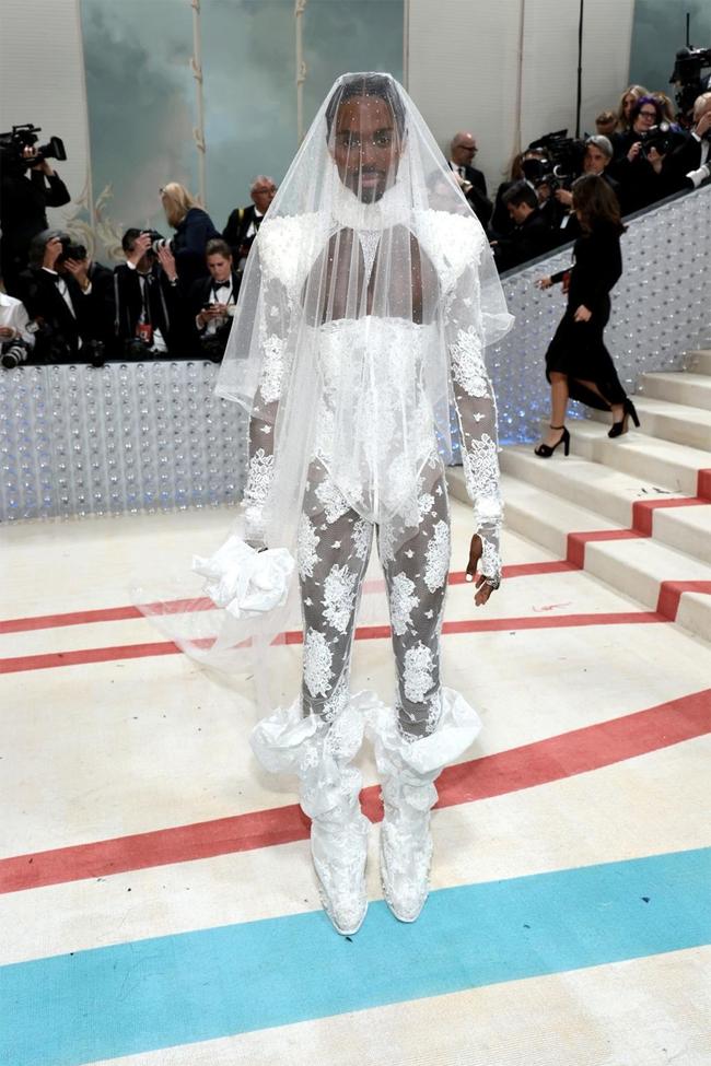 Alton Mason wears Karl Lagerfeld at the 2023 Met Gala.
