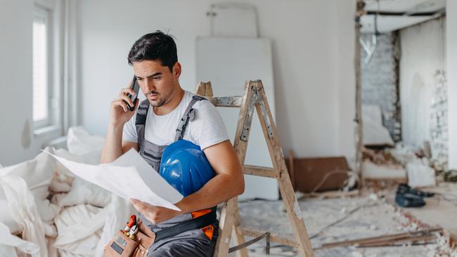 Homeowners are choosing to renovate than sell, according to a new survey by mortgage brokerage, Aussie Home Loans.