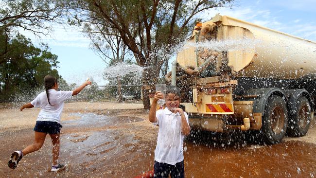 ClubsNSW and Team Rubicon are providing farmers and communities in central west NSW with clean potable water to help them through the drought. Picture: Toby Zerna