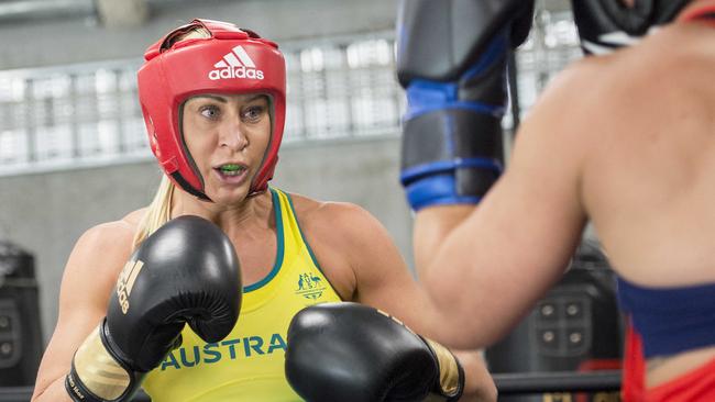 Australian Olympic boxing hopeful Kaye Scott during a sparring session at the Hornsby PCYC. Pic: AAP/Troy Snook)