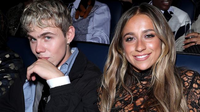 ELMONT, NEW YORK - SEPTEMBER 11: (L-R) The Kid LAROI and Tate McRae attend the 2024 MTV Video Music Awards at UBS Arena on September 11, 2024 in Elmont, New York.  (Photo by Catherine Powell/Getty Images for MTV)