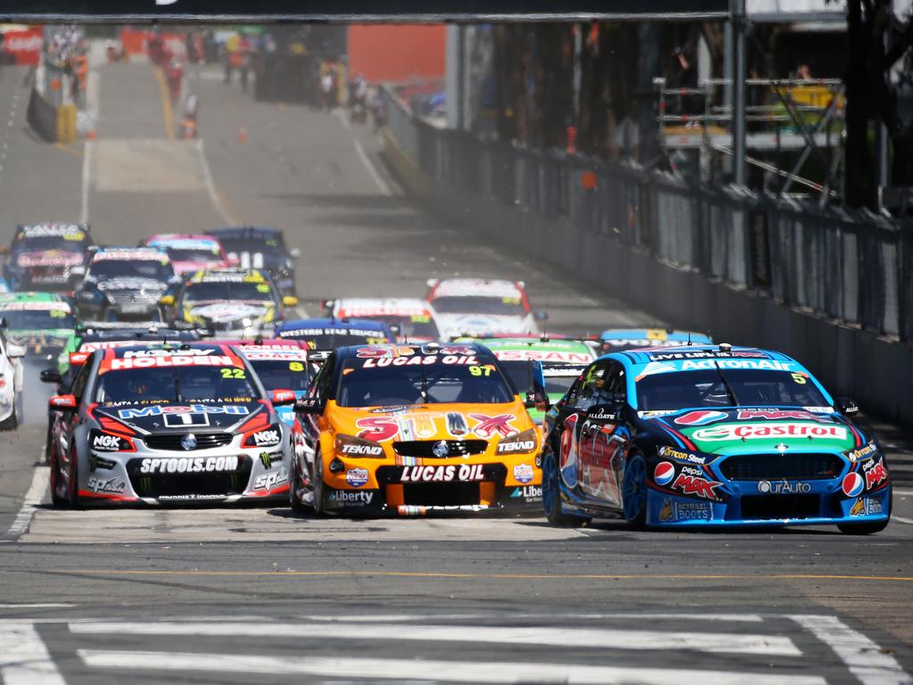 The V8 Supercars bring thunder to the track in Sydney | Daily Telegraph