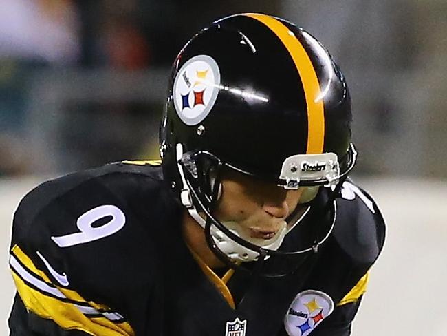 PHILADELPHIA, PA - AUGUST 21: Brad Wing #9 of the Pittsburgh Steelers in action against the Philadelphia Eagles during their Pre Season game at Lincoln Financial Field on August 21, 2014 in Philadelphia, Pennsylvania. (Photo by Al Bello/Getty Images)