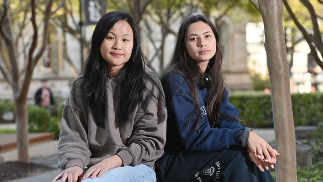 12/9/24. Students at AdelaideÃs new super-university will Ãno longer be expected to attend face-to-face lecturesÃ, instead being offered Ãasynchronous digital activitiesÃ in an online-first shift.Marley Wiltshire - 18 and Erin Nguyen - 18Picture: Keryn Stevens