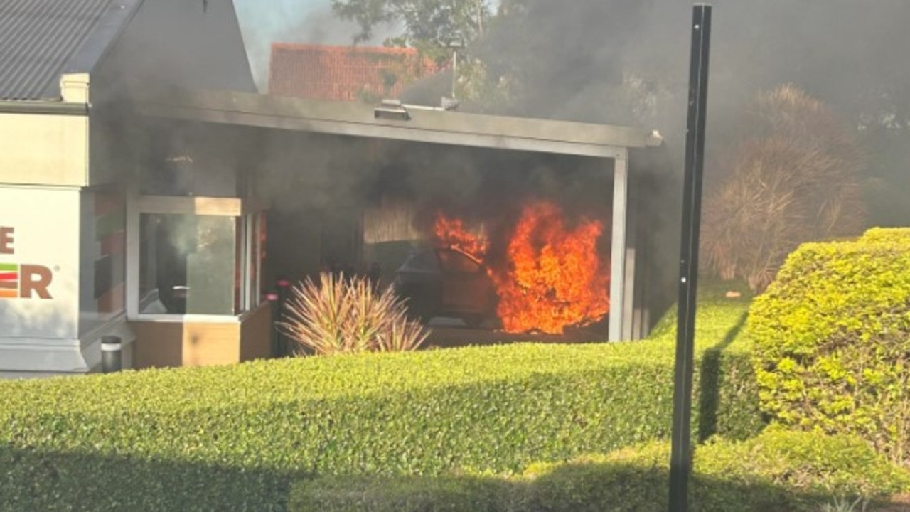 Firefighters Called To Vehicle Fire At Hungry Jacks Annerley 