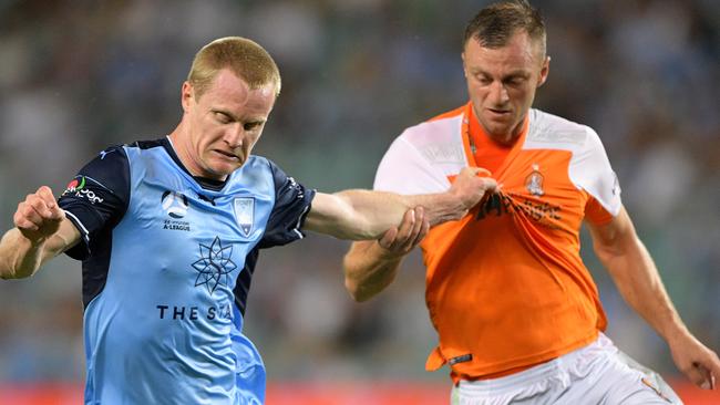 Sydney FC’s livewire striker Matt Simon’s deal ends in 2018