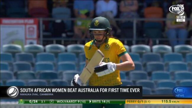 The South African women's team has beaten Australia for the first time ever