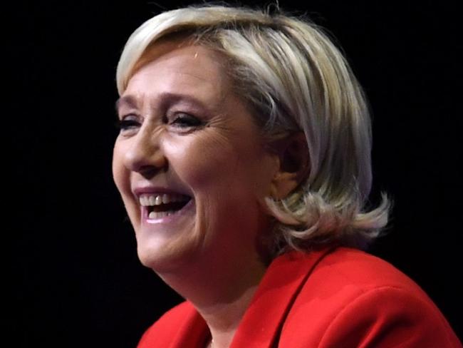 French presidential election candidate for the far-right Front National (FN) party Marine Le Pen delivers a speech during a campaign meeting on April 17, 2017 in Paris. / AFP PHOTO / ALAIN JOCARD