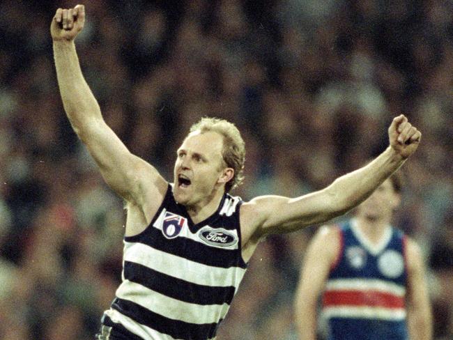 HS25  13/04/2007 SPORT: Footscray v Geelong. MCG. 10/9/1994. Geelong's Billy Brownless kicks the winning goal after the siren.