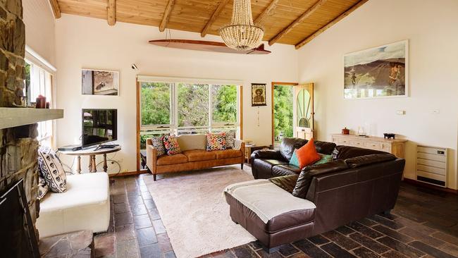 Coastal Cottage by the beach, Bicheno – Airbnb listed accommodation. Source: AIRBNB.