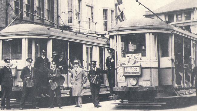 A Narrabeen-bound tram at Manly in 1939. Photo Northern Beaches Library