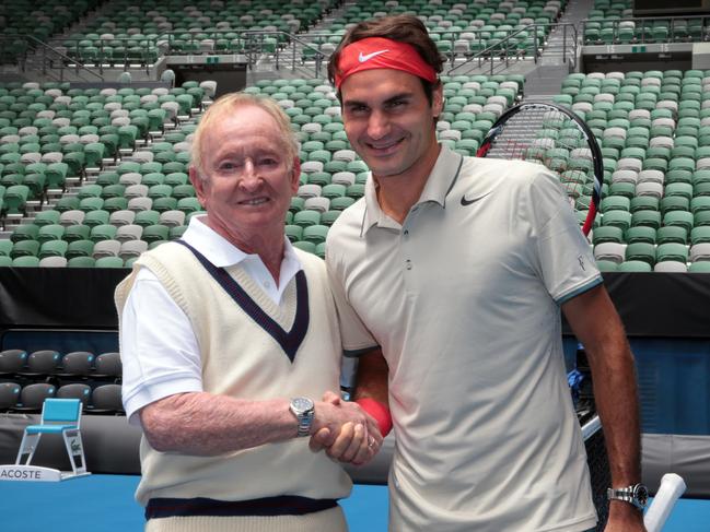 Roger Federer (R) with his idol Rod Laver.