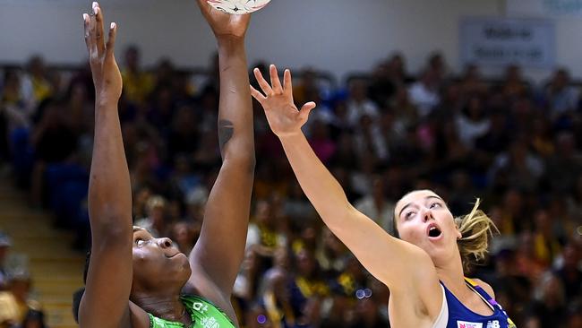 Ash Ervin (Right) made a strong impression against many of the game’s best in her debut Super Netball season, including Jamaican legend Jhaniele Fowler. Photo: Getty Images