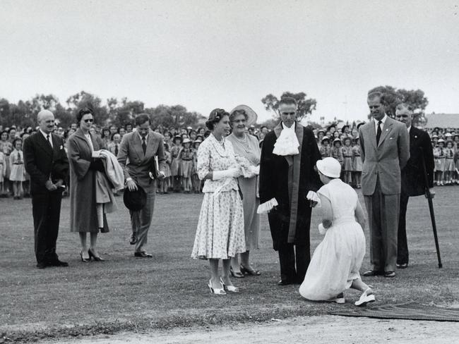 Queen Elizabeth II and Prince Philip visit Renmark in 1954.