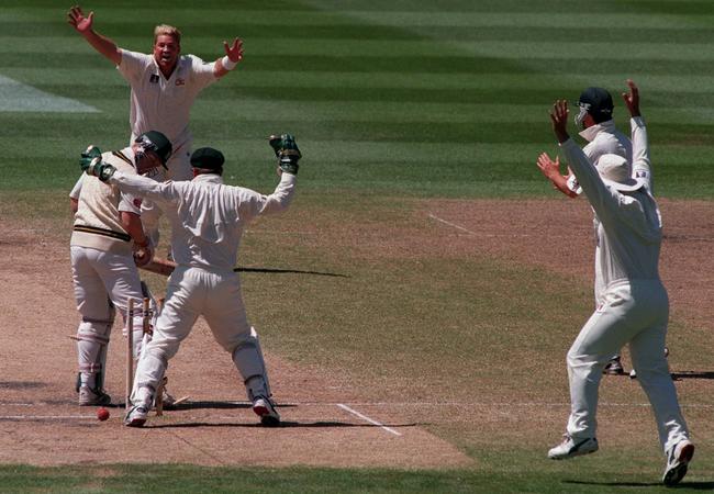 Shane Warne dismisses Daryll Cullinan for a duck in the 1997 Boxing Day Test.