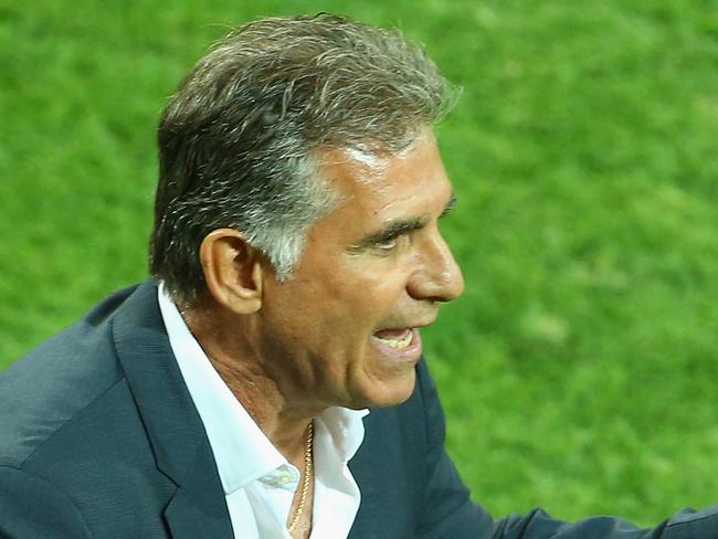 MELBOURNE, AUSTRALIA - JANUARY 11: Carlos Queiroz coach of IR Iran gestures during the 2015 Asian Cup match between IR Iran and Bahrain at AAMI Park on January 11, 2015 in Melbourne, Australia. (Photo by Robert Cianflone/Getty Images)