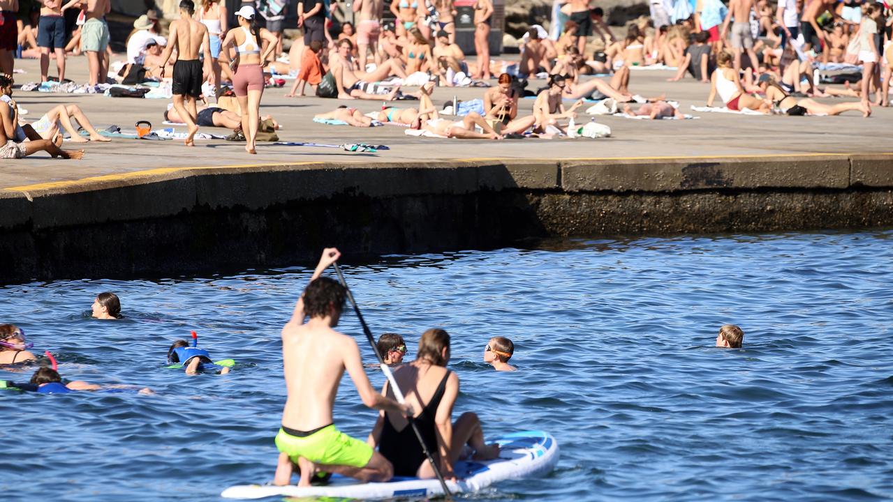 Sydneysiders enjoying warm weather at Clovelly Beach. Picture: NCA NewsWire / Nicholas Eagar