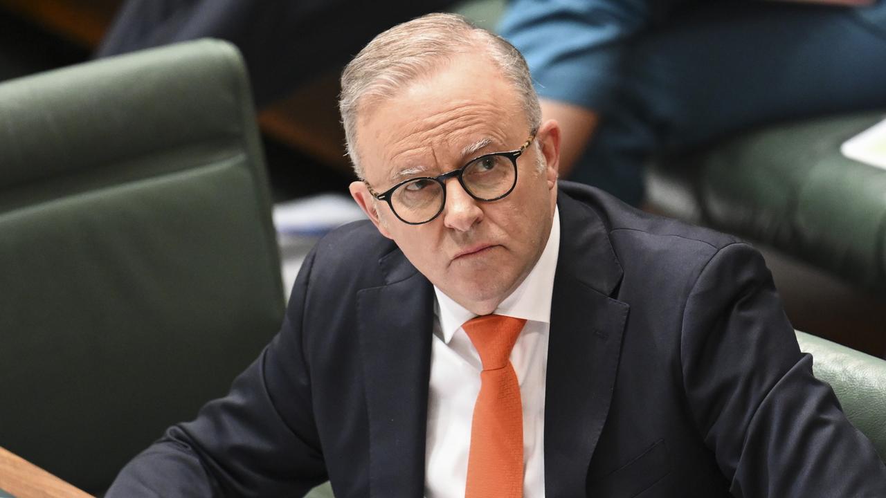 PM noncommittal about Greens preferences