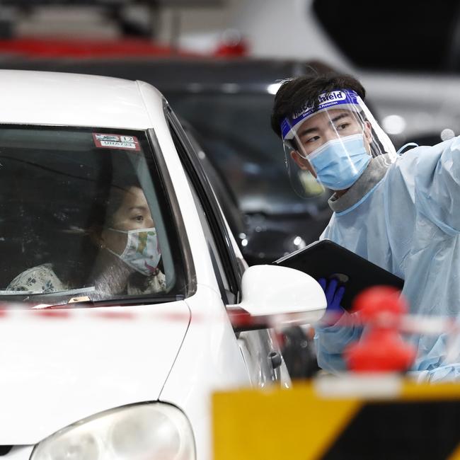 The health service has separated high priority cases, including truck drivers and healthcare workers, for early testing on Thursday morning. Picture: Darrian Traynor/Getty Images