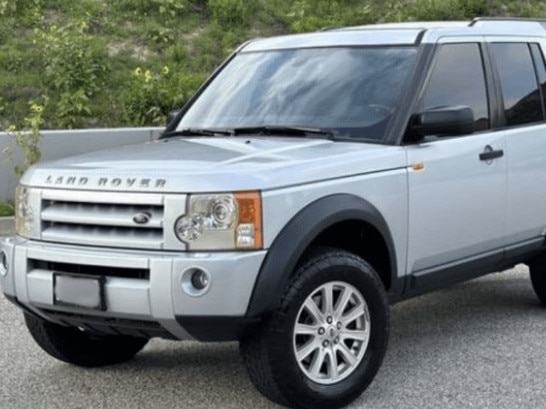 The offenders then fled the scene in the Range Rover. Picture: Victoria Police