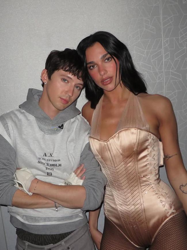 Dua Lipa backstage with Troye Sivan …