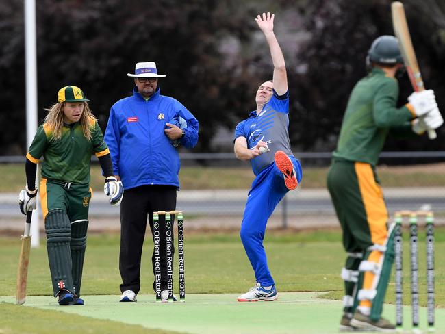 Umpire Russell Clothier officiates a game between Langwarrin and Mt Eliza last November. Picture: Andy Brownbill