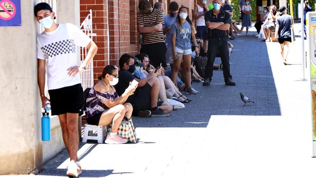 Long queues meant lengthy delays at the Ainslie House COVID-19 testing clinic in Perth on Monday. Picture: Getty Images