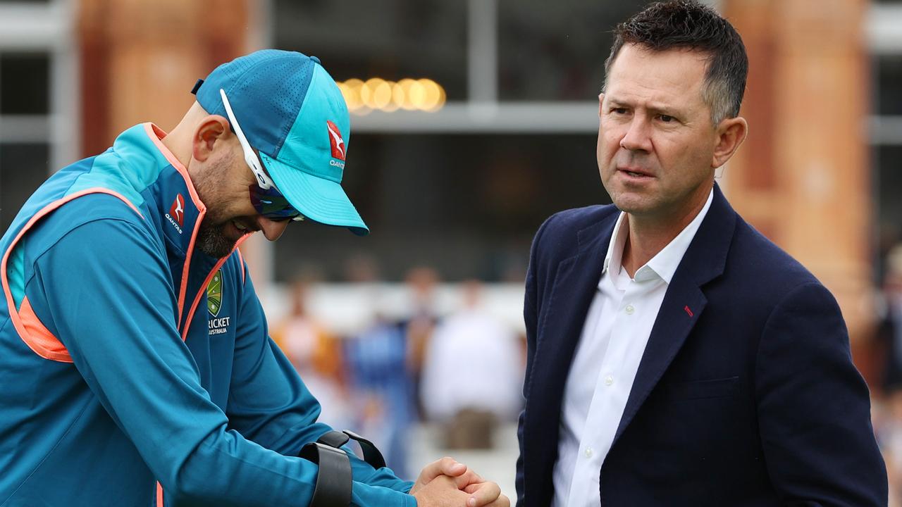 Nathan Lyon speaks to Ricky Ponting after the Second Test. Photo by Ryan Pierse/Getty Images.