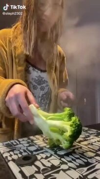 Broccoli hack is labelled 'genius' but expert says it's not the healthiest option