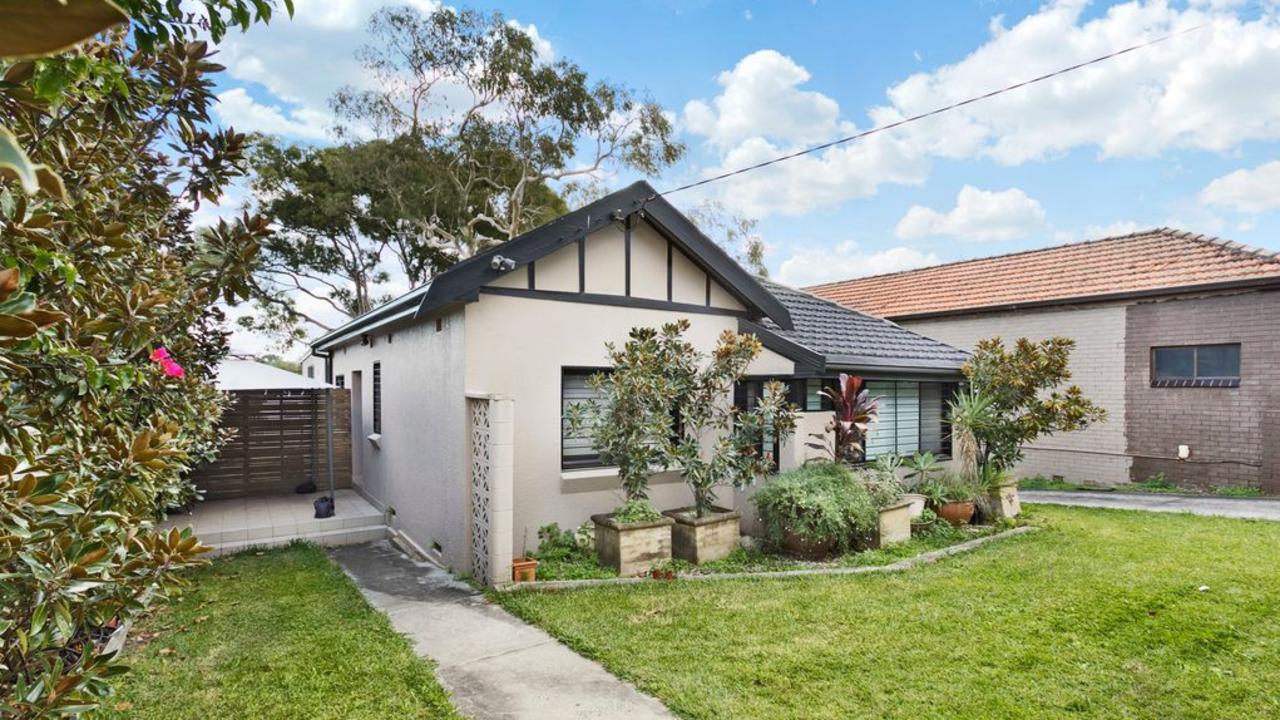 House prices remain unaffordable for many buyers in Sydney and Melbourne.