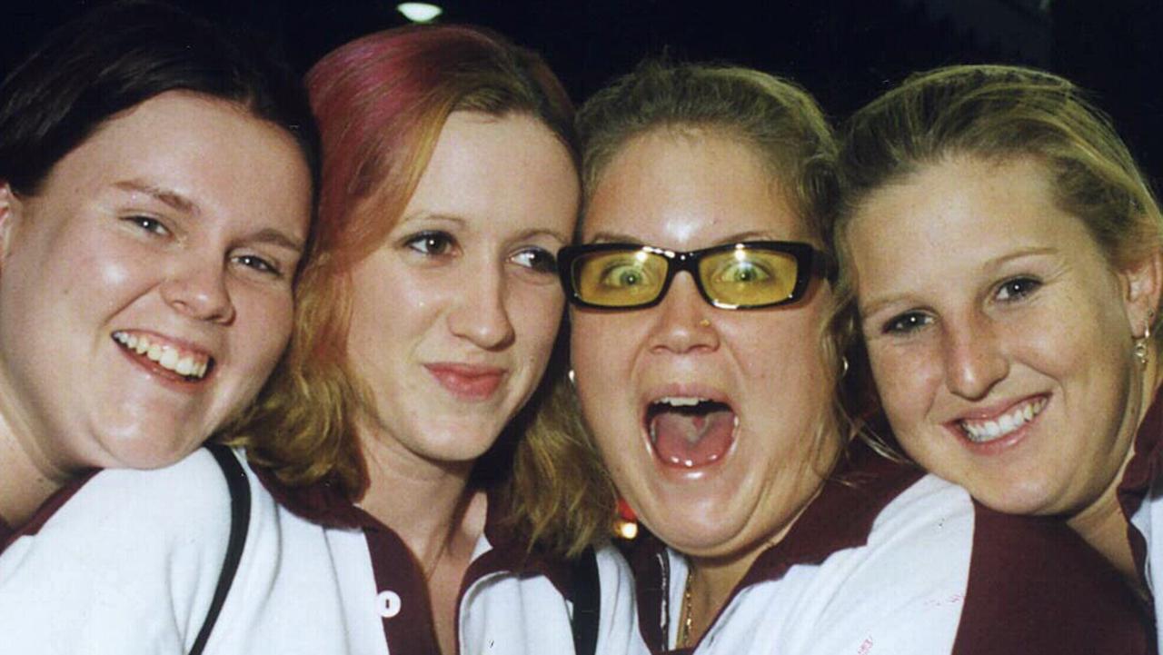 CHEY SHAYBROOK,  AUDRA OAKLEY, LAUREN MOULDS & ANNA GODFREY  socials schoolies GC 06 Dec 1998