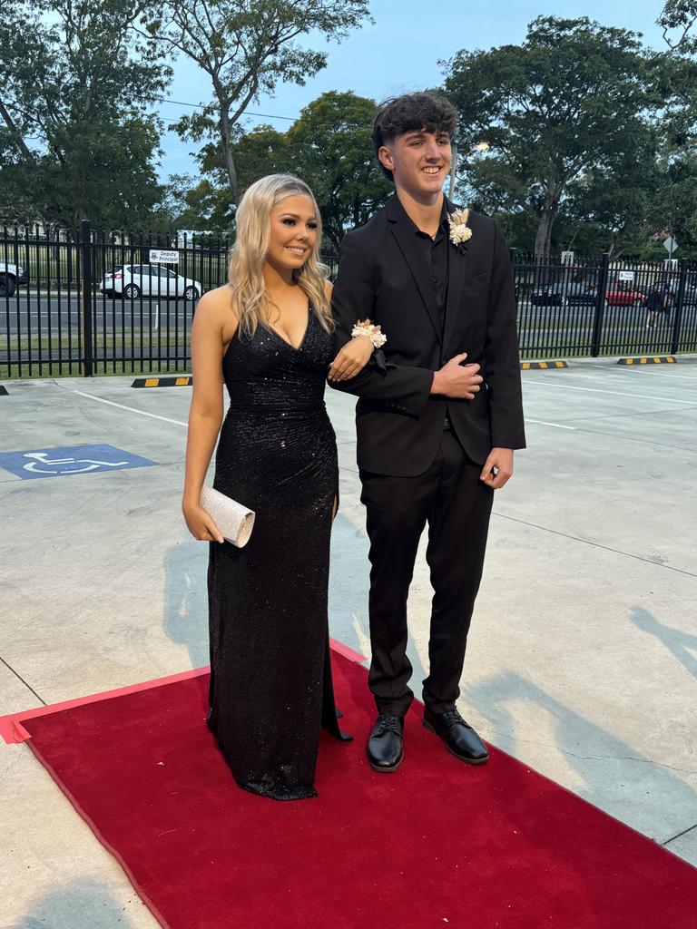 Maryborough State High School students arriving at their formal.