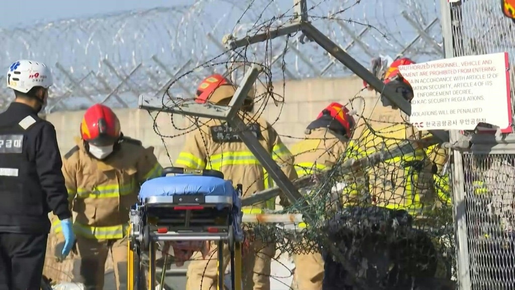 South Korea grieves after deadliest plane crash kills 179