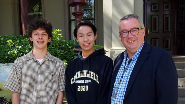 Jamie Garnham, Ryan Tam, and Camberwell Grammar School Headmaster Dr Paul Hicks