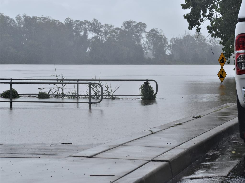 The Clarence River exceeded the 2.1m minor flood level at Grafton in the early afternoon on Wednesday, 16th December, 2020. Photo Bill North / The Daily Examiner