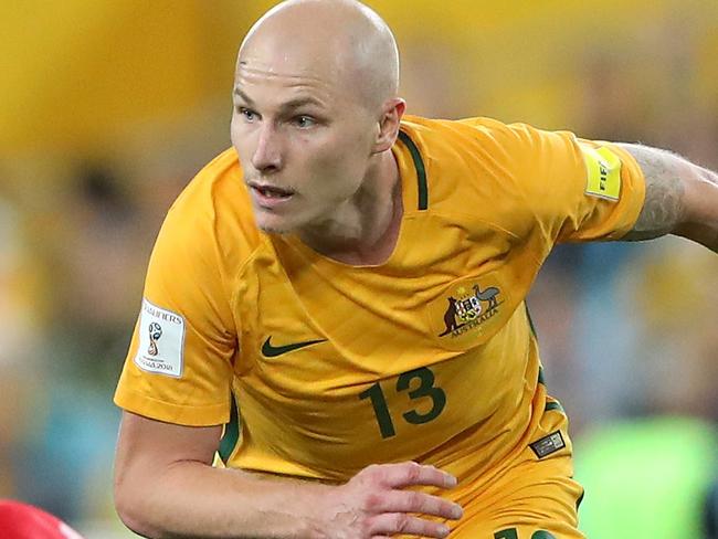 SYDNEY, AUSTRALIA - OCTOBER 10: Aaron Mooy of Australia dribbles the ball during the 2018 FIFA World Cup Asian Playoff match between the Australian Socceroos and Syria at ANZ Stadium on October 10, 2017 in Sydney, Australia.  (Photo by Cameron Spencer/Getty Images)