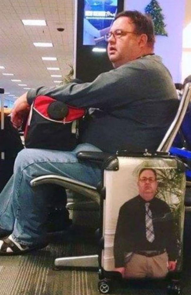 A truly ingenious way to ensure you always pick up the right suitcase at the airport. Picture: Reddit