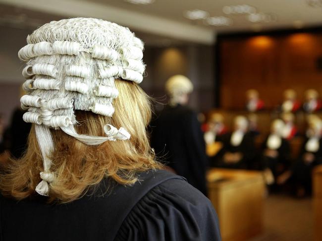 08/02/2004 BACKARCHIVE: Generic - Barristers in robes and wigs at Southport Magistrates Court .