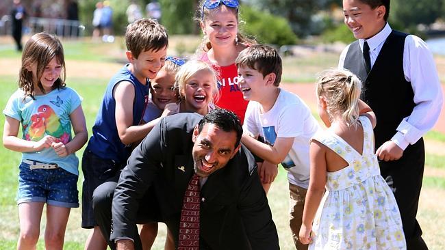 Goodes puts gong to work