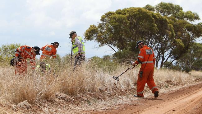 The search on Shepherd Corner Rd, Balaklava. Picture: NCA / NewsWire Emma Brasier