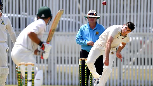 Simon Milenko spearheads the Redlands attack on his way to snaring 6/36 in the first grade match against Wynnum Manly on Saturday. Picture: John Gass