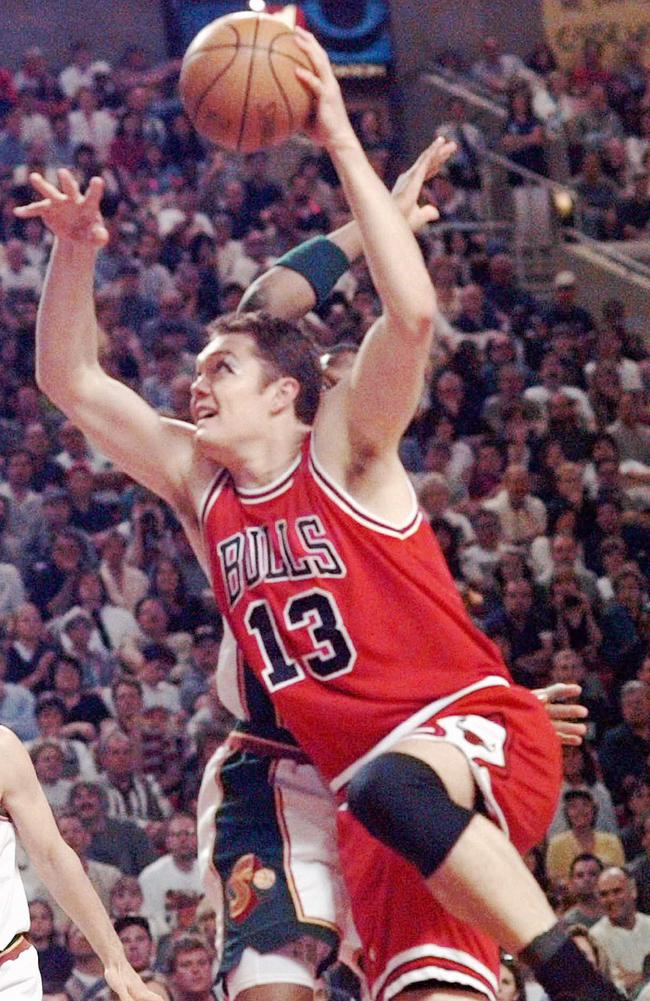 Australian Luc Longley in action for the Chicago Bulls.