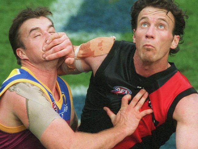 29/09/2001. Clark Keating rucks with Steven Alessio. 2001 Grand Final. Essendon v Brisbane Lions. MCG.